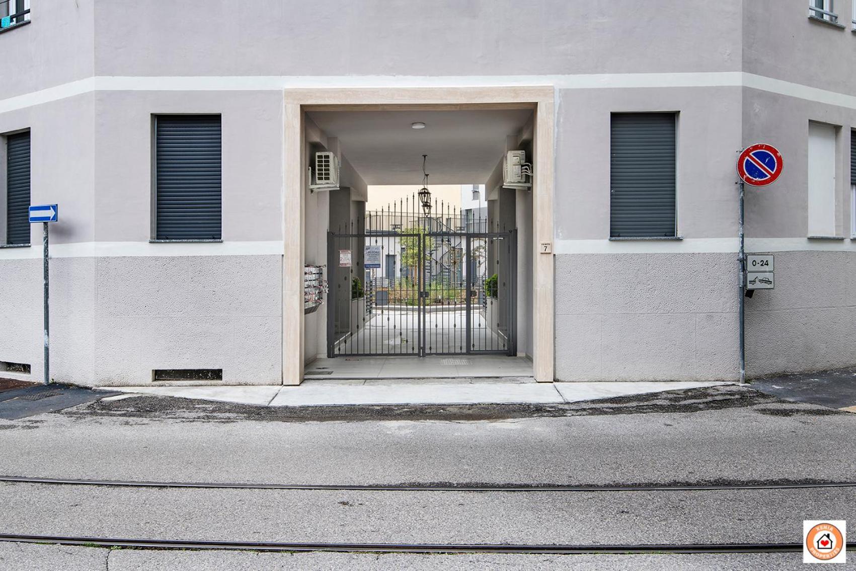 Borgo Milanese - Bocconi 15 Minuti Apartment Bagian luar foto